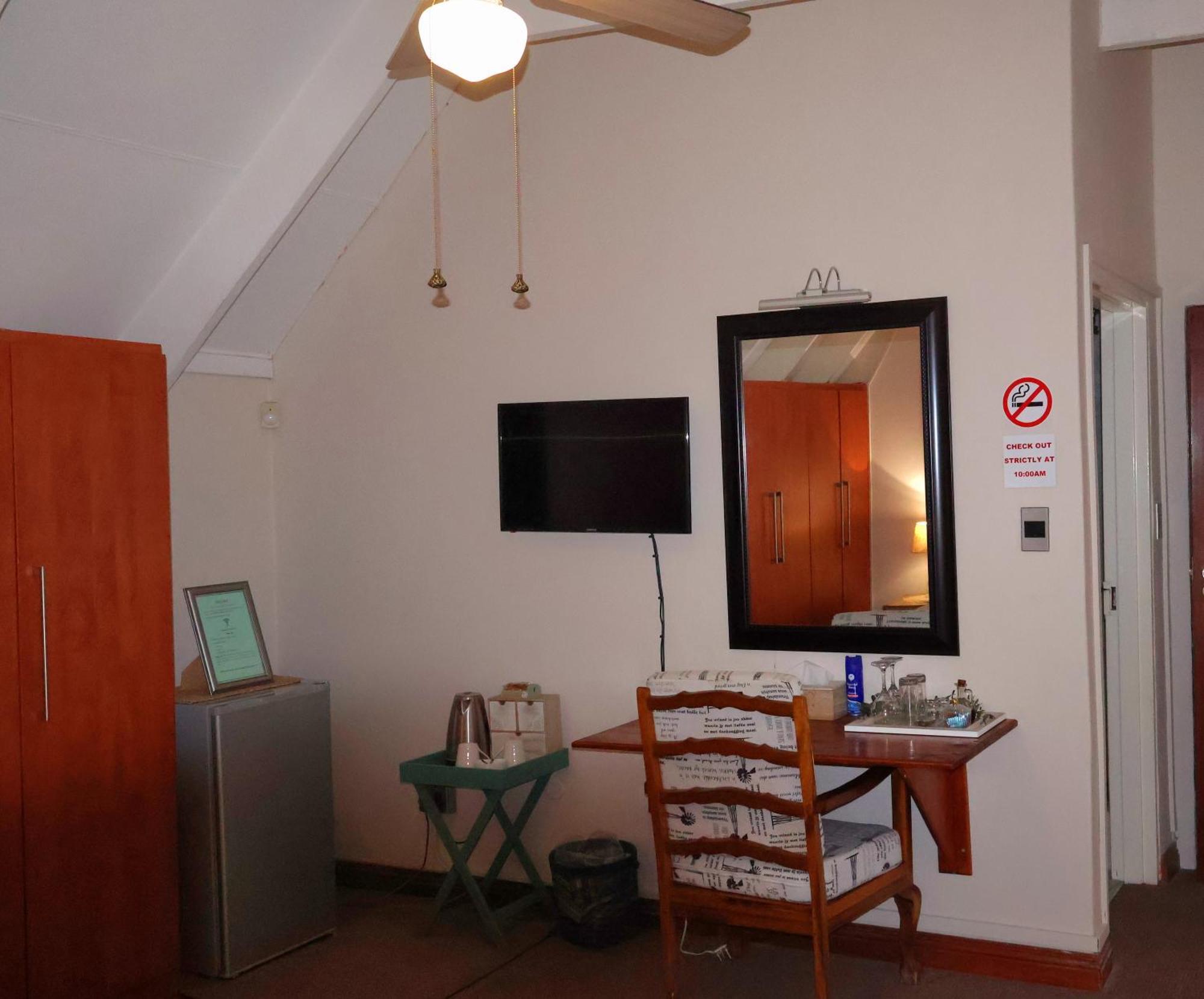 The Leopard Tree Bed & Breakfast Polokwane Exterior photo